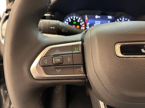Used 2025 Jeep Compass Limited AWD/4WD image 25