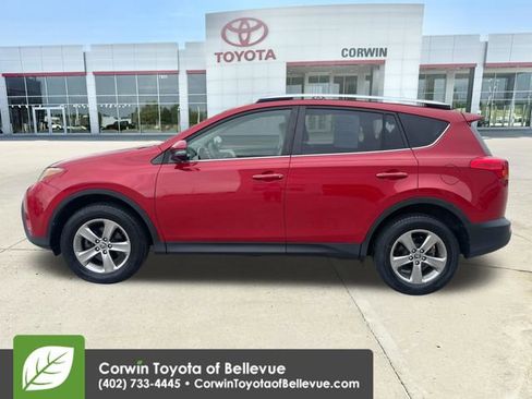 Used 2015 Toyota RAV4 XLE AWD/4WD image 2