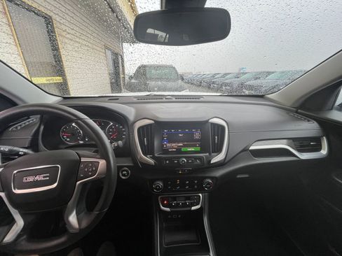 Used 2024 GMC Terrain SLE image 32