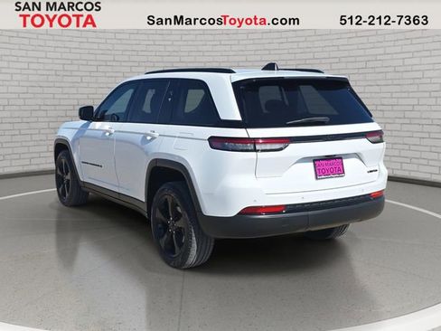 Used 2024 Jeep Grand Cherokee Limited w/ Black Appearance Package image 7