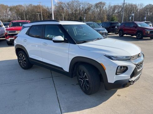 Used 2023 Chevrolet TrailBlazer ACTIV w/ Convenience Package image 9