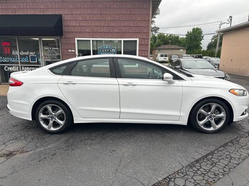 Used 2015 Ford Fusion SE w/ Equipment Group 201A FWD image 7