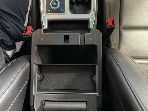 Used 2023 Ford Explorer XLT w/ Equipment Group 202A AWD/4WD image 40