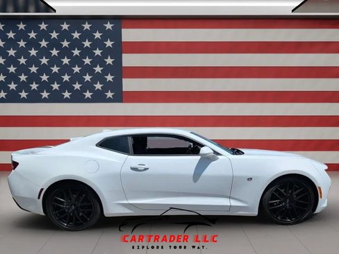 Used 2017 Chevrolet Camaro LT w/ RS Package RWD image 7