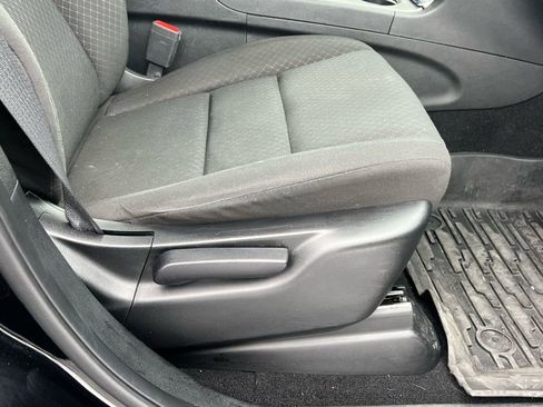 Used 2021 Jeep Grand Cherokee Laredo AWD/4WD image 14