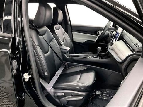 Used 2024 Jeep Compass Limited AWD/4WD image 8