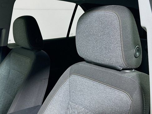 Used 2023 Chevrolet Equinox LT image 18