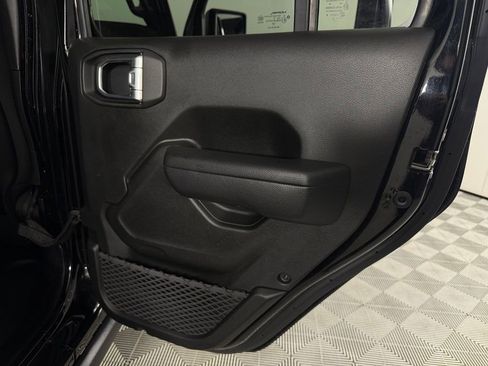 Used 2024 Jeep Wrangler Unlimited Rubicon 4xe AWD/4WD image 33