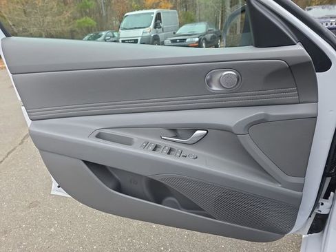Used 2025 Hyundai Elantra SEL w/ Cargo Package image 36