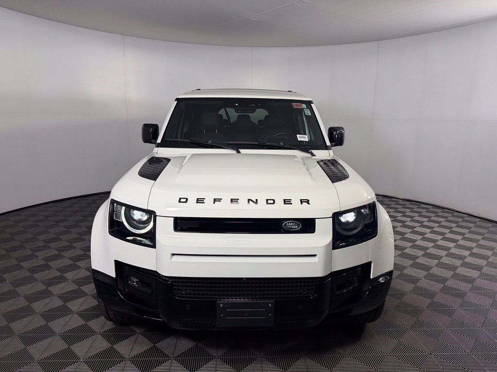 Used 2024 Land Rover Defender 130 X-Dynamic SE AWD/4WD image 10