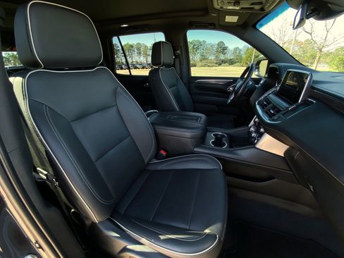 Used 2023 GMC Yukon SLT image 14