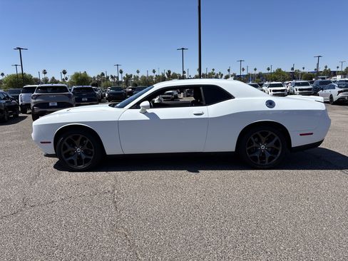 Used 2019 Dodge Challenger SXT w/ Plus Package RWD image 3
