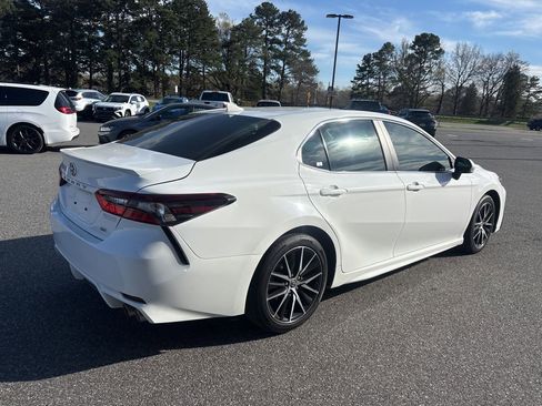 Used 2023 Toyota Camry SE w/ Convenience Package image 8