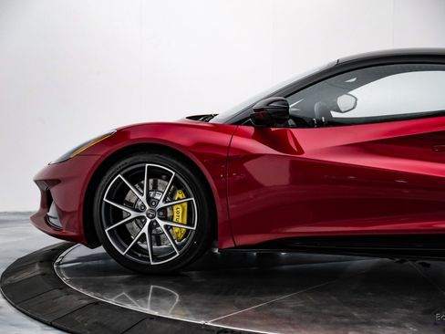 New 2025 Lotus Emira image 6