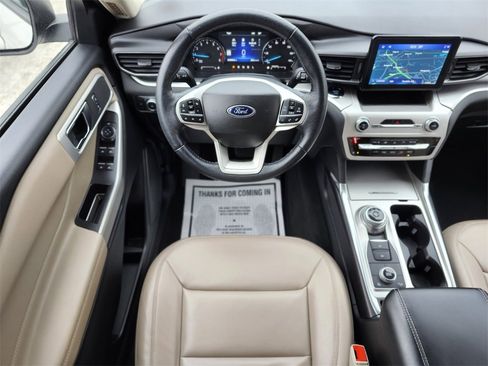 Certified 2022 Ford Explorer XLT w/ Equipment Group 202A image 13