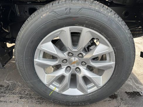 New 2025 Chevrolet Silverado 1500 Custom image 32