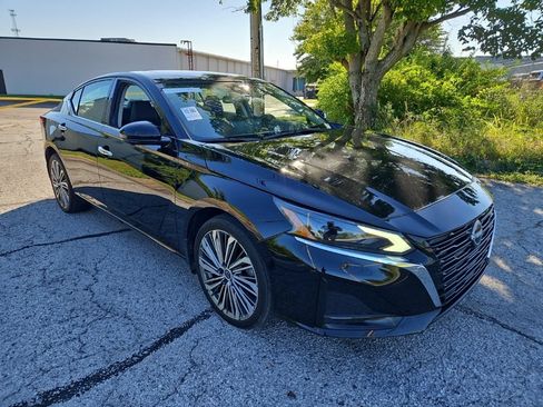 Used 2023 Nissan Altima 2.5 SL AWD/4WD image 2