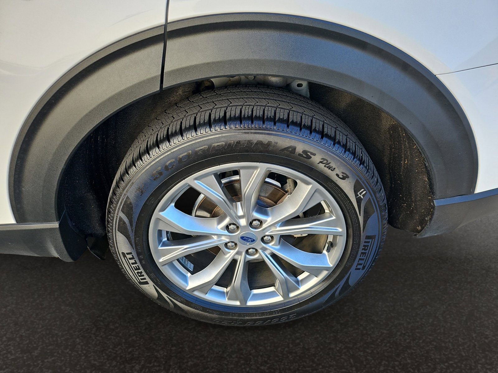 Used 2021 Ford Explorer Limited w/ Class III Trailer Tow Package AWD/4WD image 46