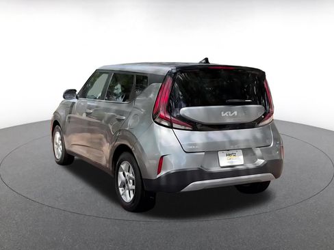Used 2025 Kia Soul LX w/ LX Technology Package FWD image 11
