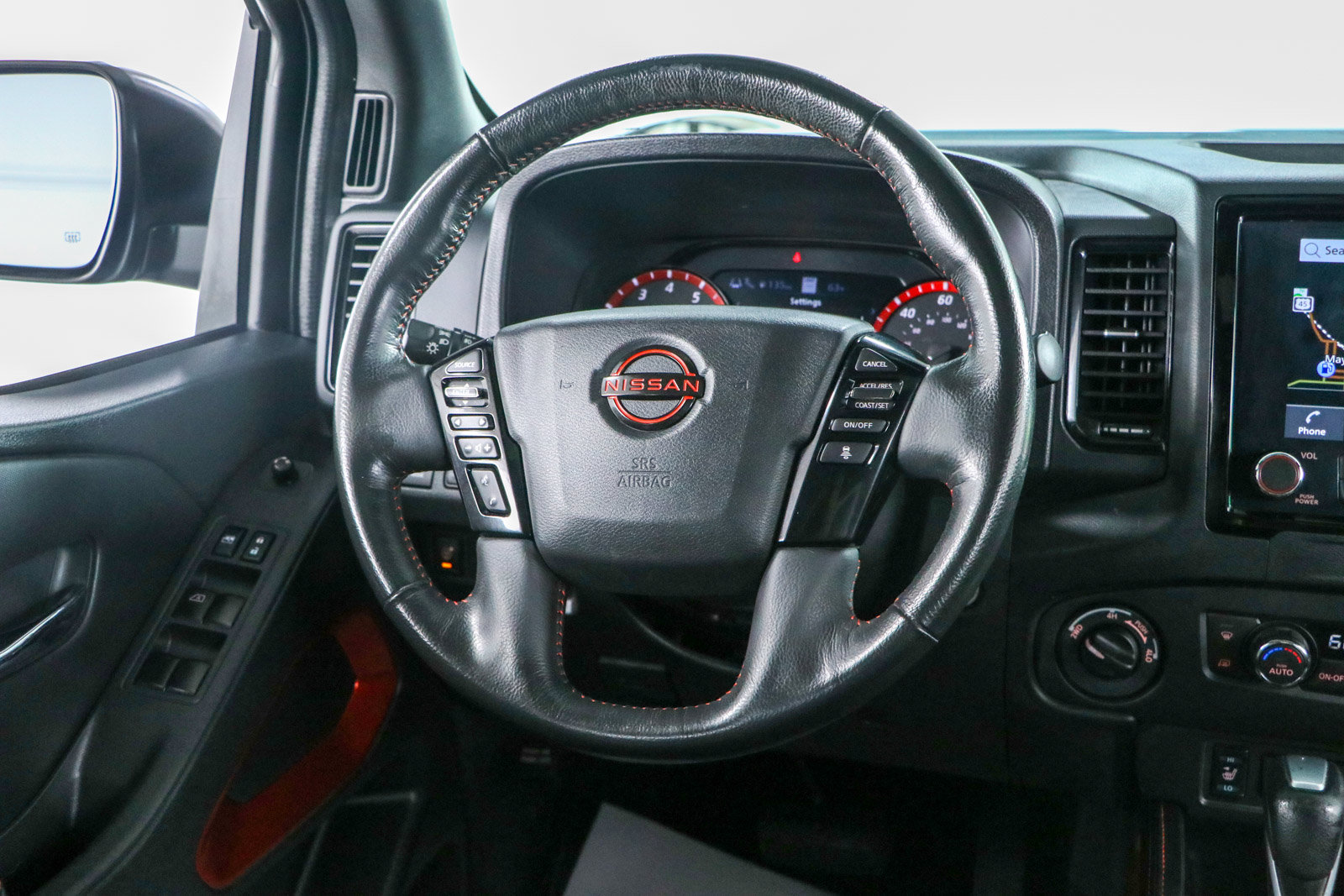 Used 2023 Nissan Frontier PRO-4X w/ Pro-4X Premium Package AWD/4WD image 13