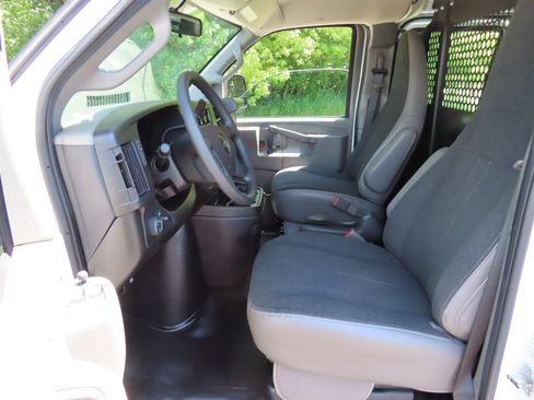 Used 2024 Chevrolet Express 2500 w/ Driver Convenience Package RWD image 21