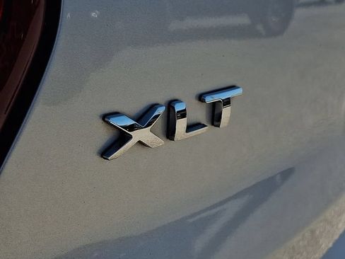 Used 2017 Ford Explorer XLT AWD/4WD image 30