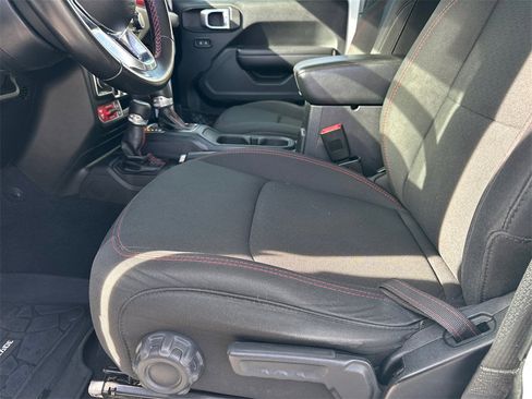 Used 2020 Jeep Gladiator Rubicon image 10