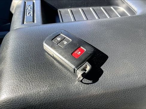 Used 2020 Toyota Tundra SR5 w/ TRD Off-Road Package image 33