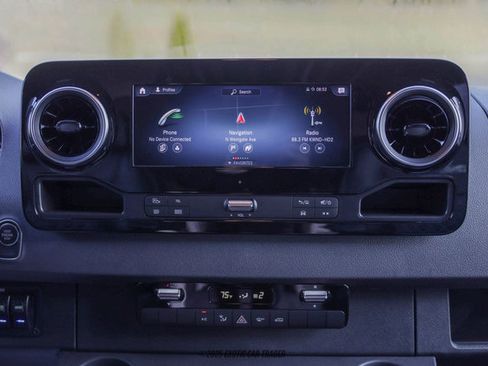 Used 2024 Mercedes-Benz Sprinter 2500 image 29