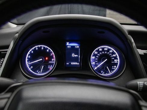 Used 2022 Toyota Camry SE image 30