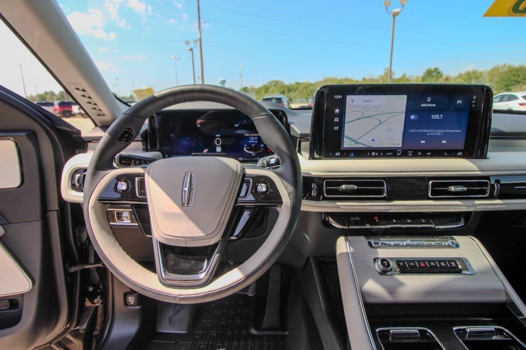 Used 2025 Lincoln Aviator Reserve w/ Equipment Group 201A AWD/4WD image 30