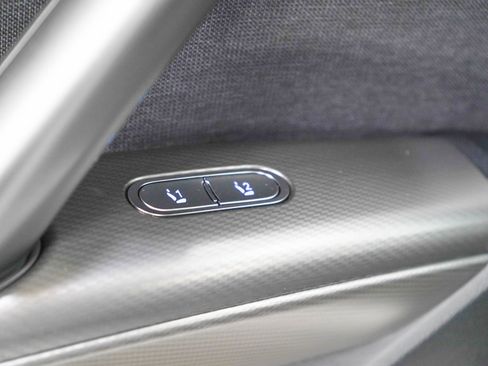 Used 2025 Genesis GV60 Advanced AWD/4WD image 23