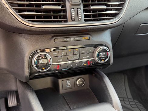 Used 2021 Ford Escape SEL image 21