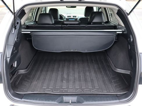 Used 2015 Subaru Outback 2.5i Limited image 14
