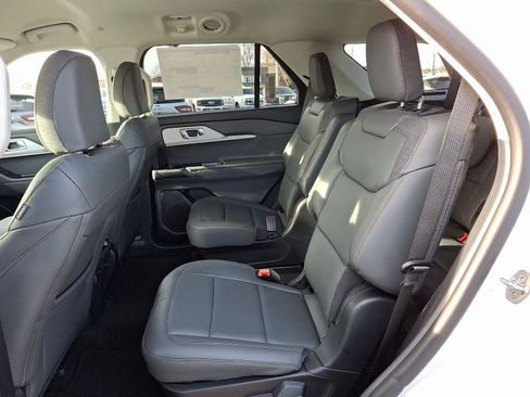 New 2026 Ford Explorer Active w/ Active Comfort Package image 6