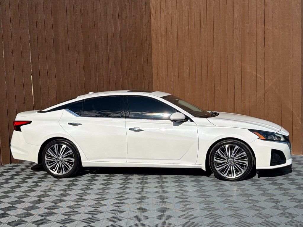 Used 2023 Nissan Altima 2.5 SL FWD image 13