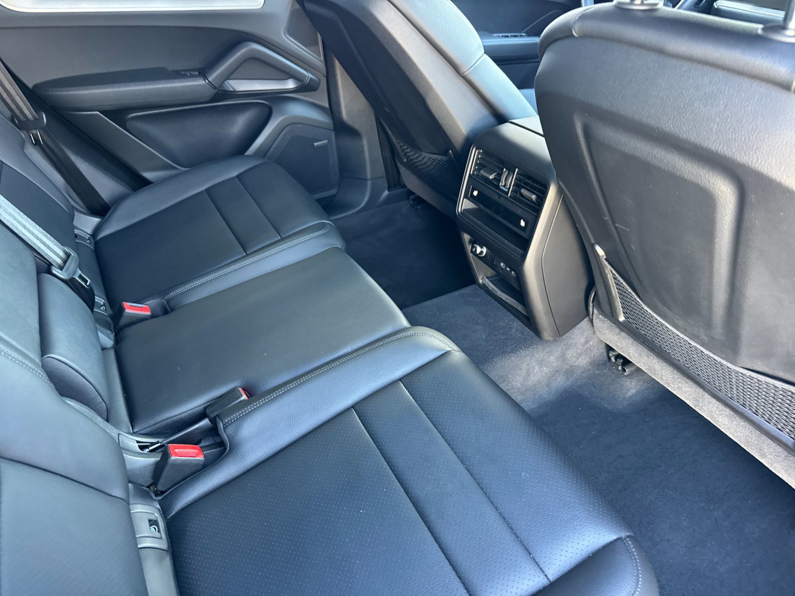 Certified 2026 Porsche Cayenne AWD/4WD image 27