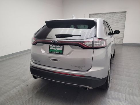 Used 2018 Ford Edge Titanium image 7