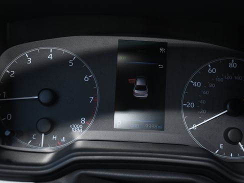 Used 2025 Toyota Corolla SE FWD image 13