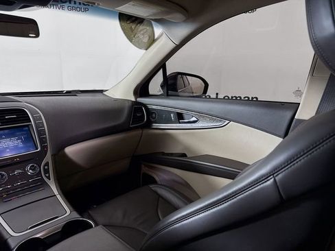 Used 2020 Lincoln Nautilus Reserve w/ Equipment Group 201A image 23