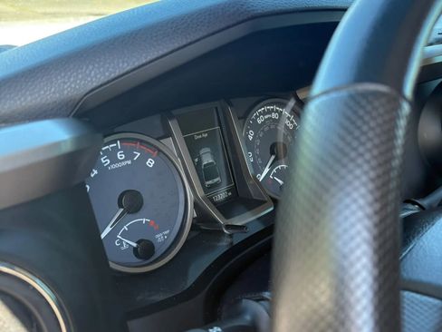 Used 2022 Toyota Tacoma SR5 AWD/4WD image 24