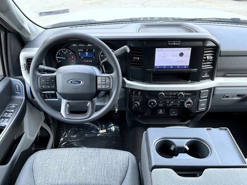 New 2026 Ford F250 XLT w/ FX4 Off-Road Package AWD/4WD image 13