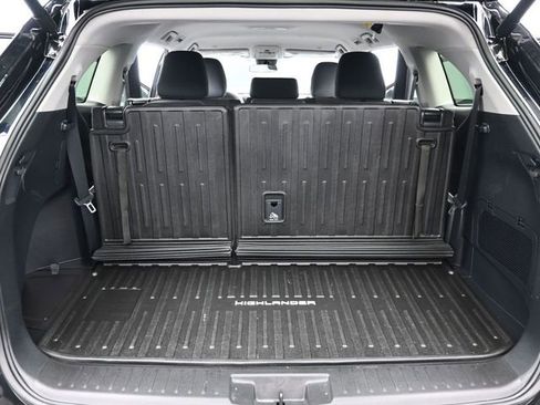 Certified 2025 Toyota Highlander LE image 31