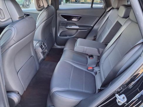 Used 2025 Mercedes-Benz GLC 300 image 18