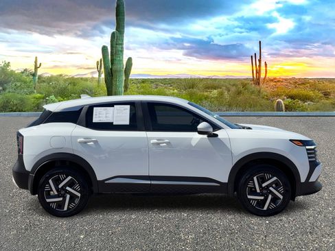 Certified 2025 Nissan Kicks SV image 6