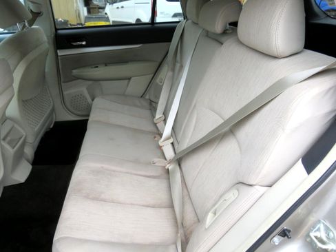 Used 2014 Subaru Outback 2.5i Premium w/ Moonroof Package image 20