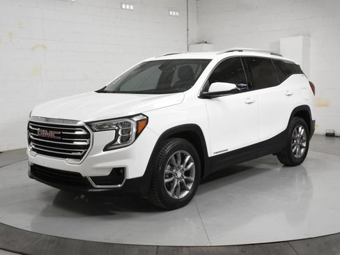 Used 2023 GMC Terrain SLT FWD image 8