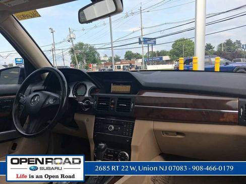 Used 2010 Mercedes-Benz GLK 350 4MATIC image 18