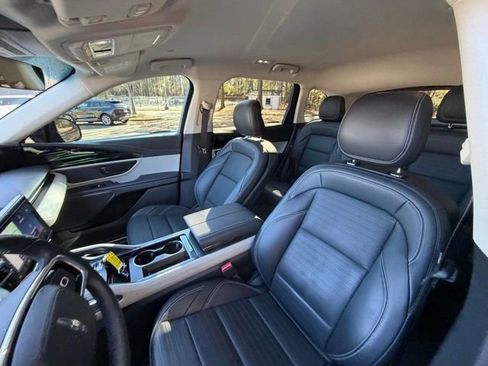 Used 2024 Lincoln Nautilus Reserve image 13