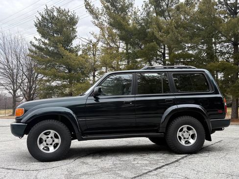 Used 1993 Toyota Land Cruiser Base AWD 4dr SUV image 10